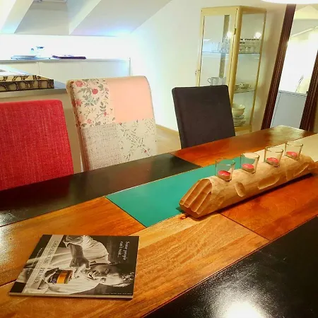 Cozy Rooftop Next To The English Garden, 60qm Appartement München
