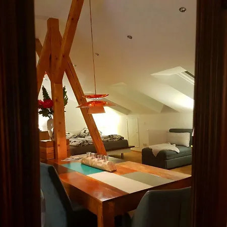Cozy Rooftop Next To The English Garden, 60qm Appartement München